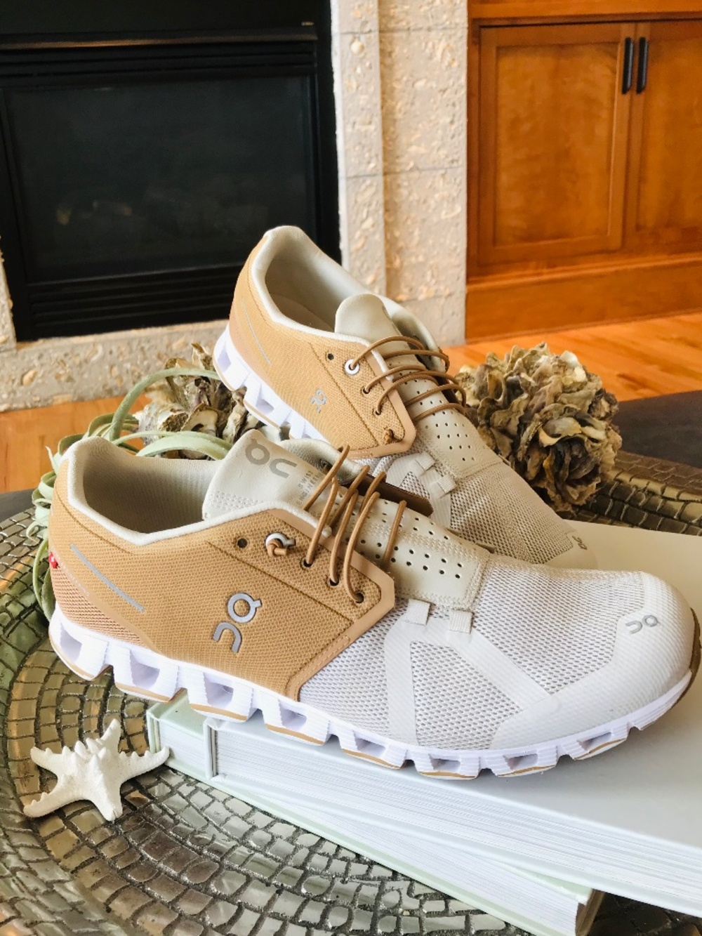 ON CLOUD RUNNING SHOE CARMEL / PEARL